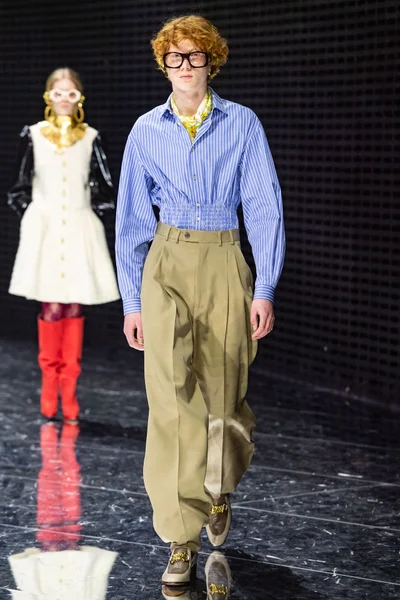 Look 74